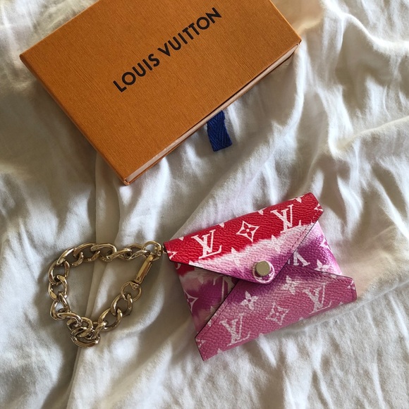 Louis Vuitton Kirigami red ombre - Picture 3 of 3